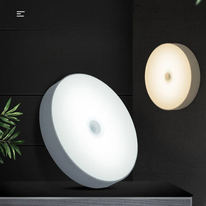 Lâmpada noturna inteligente LED com sensor de presença, iluminação de emergência automática, carregamento USB, sem fio e com ventosa magnética.